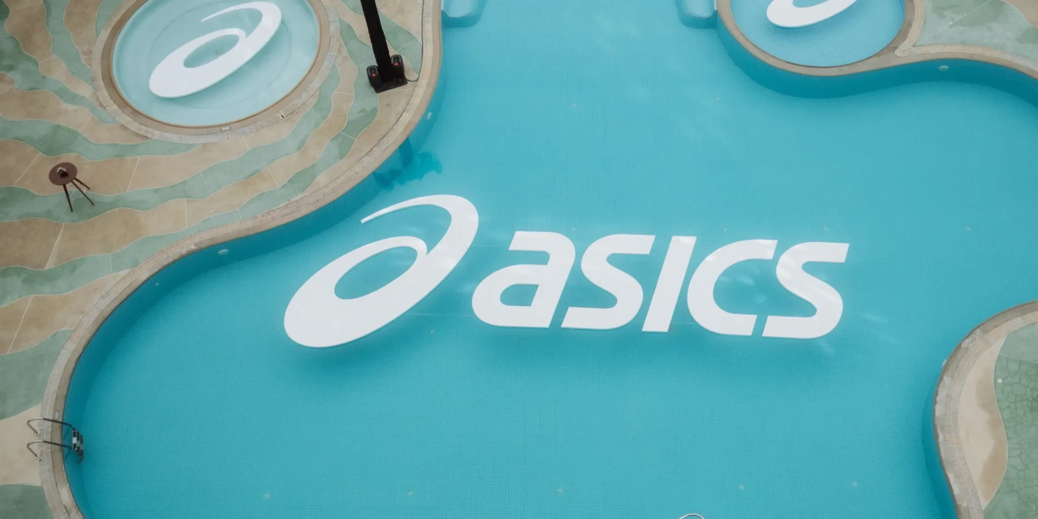 Asics advertising image.