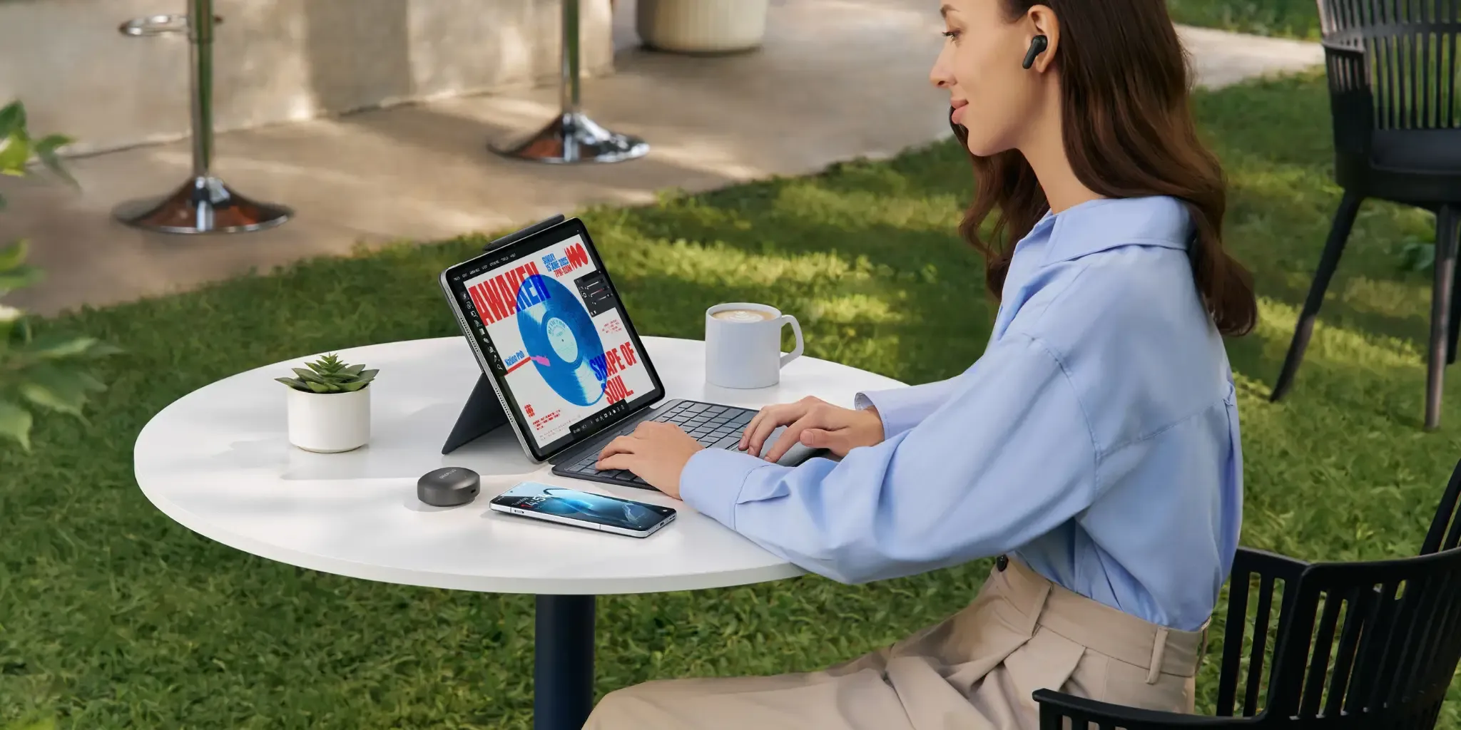 A person using OnePlusPad3 A person using OnePlusPad3